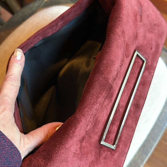 Chic Vintage Red Suede clutch black leather & satin interior - Picture 8 of 8